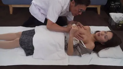 Người chồng thuê người mát-xa trị liệu giúp người vợ dễ mang thai và cái kết