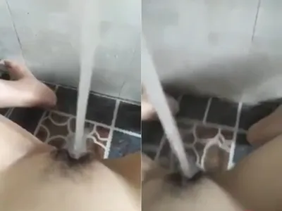 Eny thủ dâm cực mạnh với vòi nước